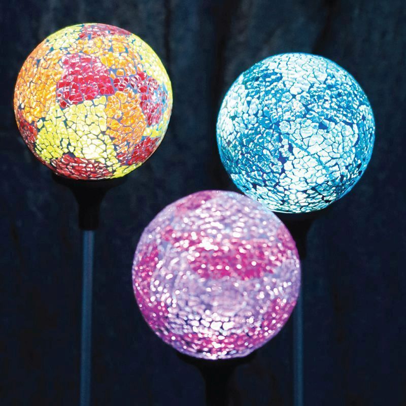 Mosaic Globe Solar Light